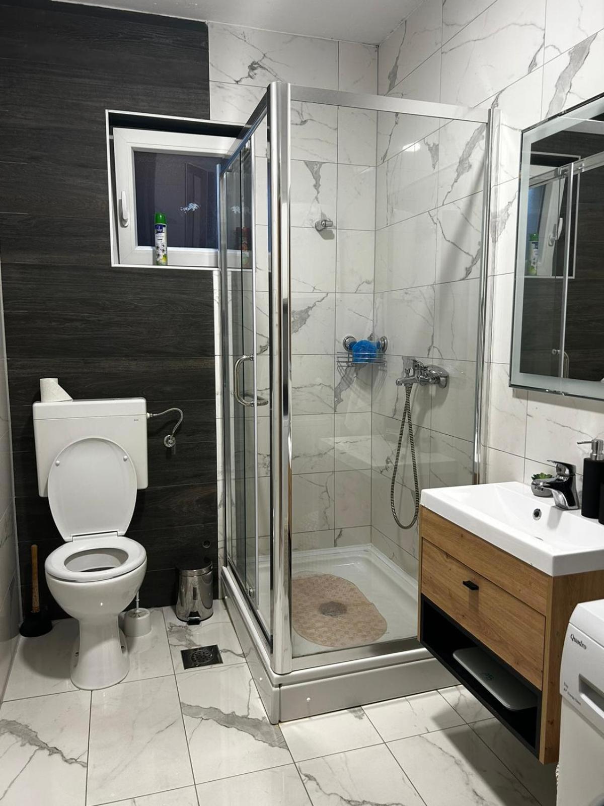Kod Dide - Entry With Pin 0-24H Apartman Bród Kültér fotó